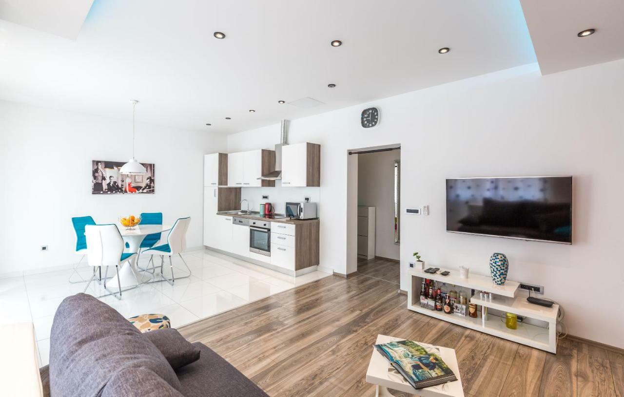 Apartments Klara มาคาร์สกา ภายนอก รูปภาพ